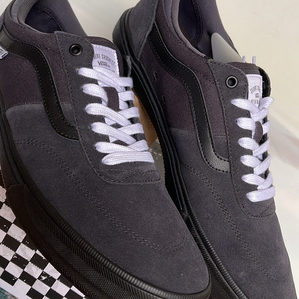 Vans WMNS Gilbert Crockett Dark Navy
VN0ASIFDNV
Sneakers - Picture 10 of 16